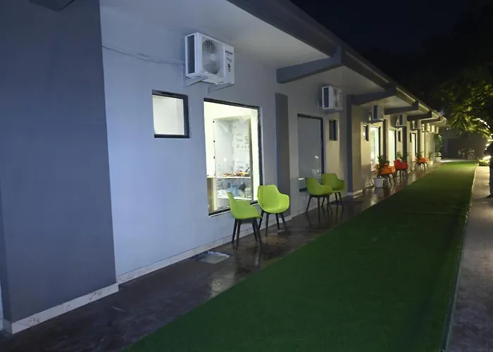 Trisaa Resort & Banquets